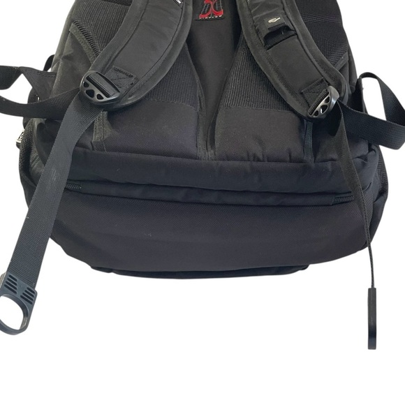 SwissGear Wenger 1900 ScanSmart TSA 17-Inch Laptop Backpack for Work or Travel - Picture 8 of 13